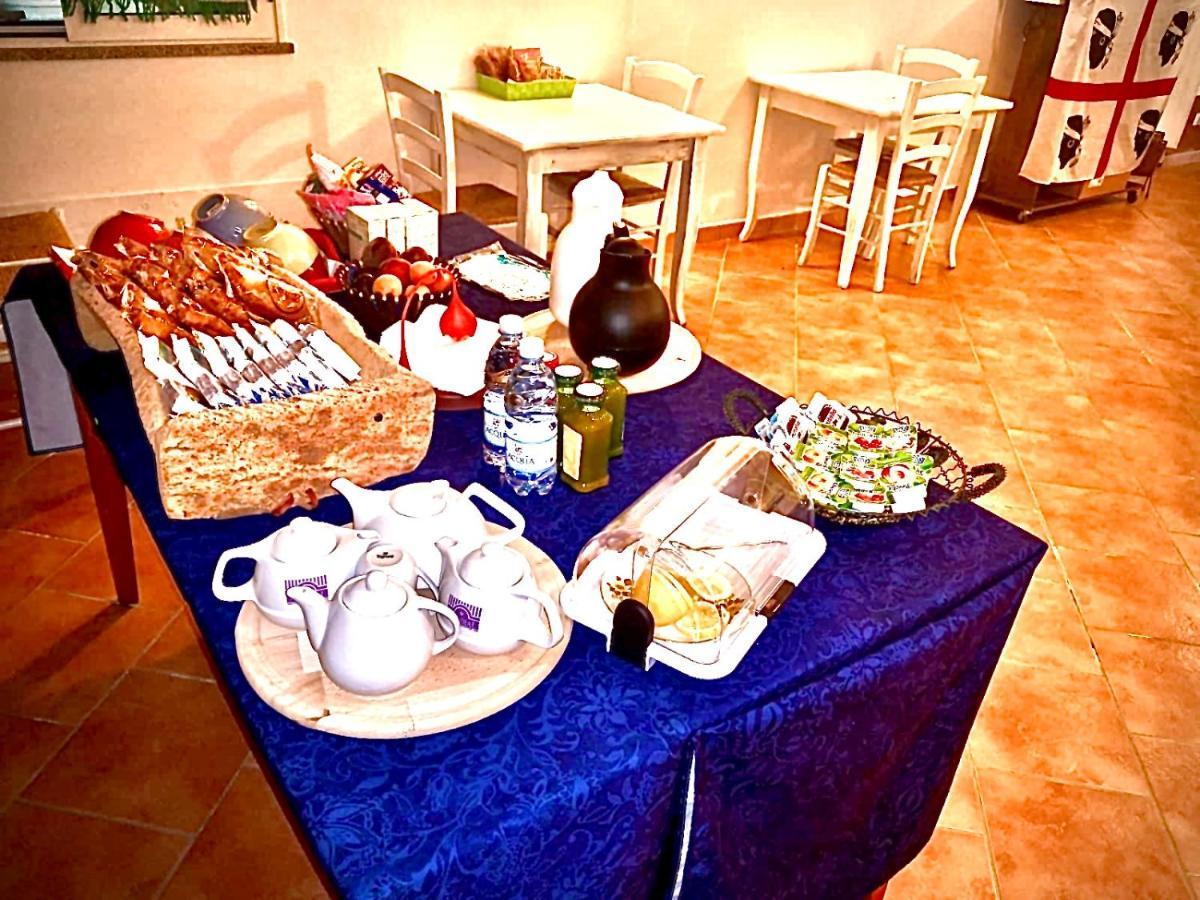 L'Oasi Di Chia Bed and Breakfast Exteriör bild