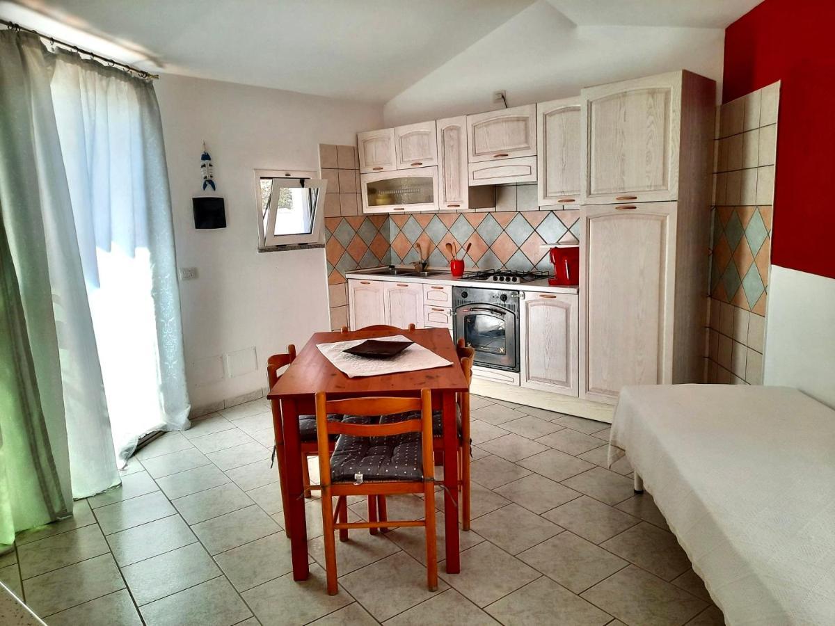 L'Oasi Di Chia Bed and Breakfast Exteriör bild